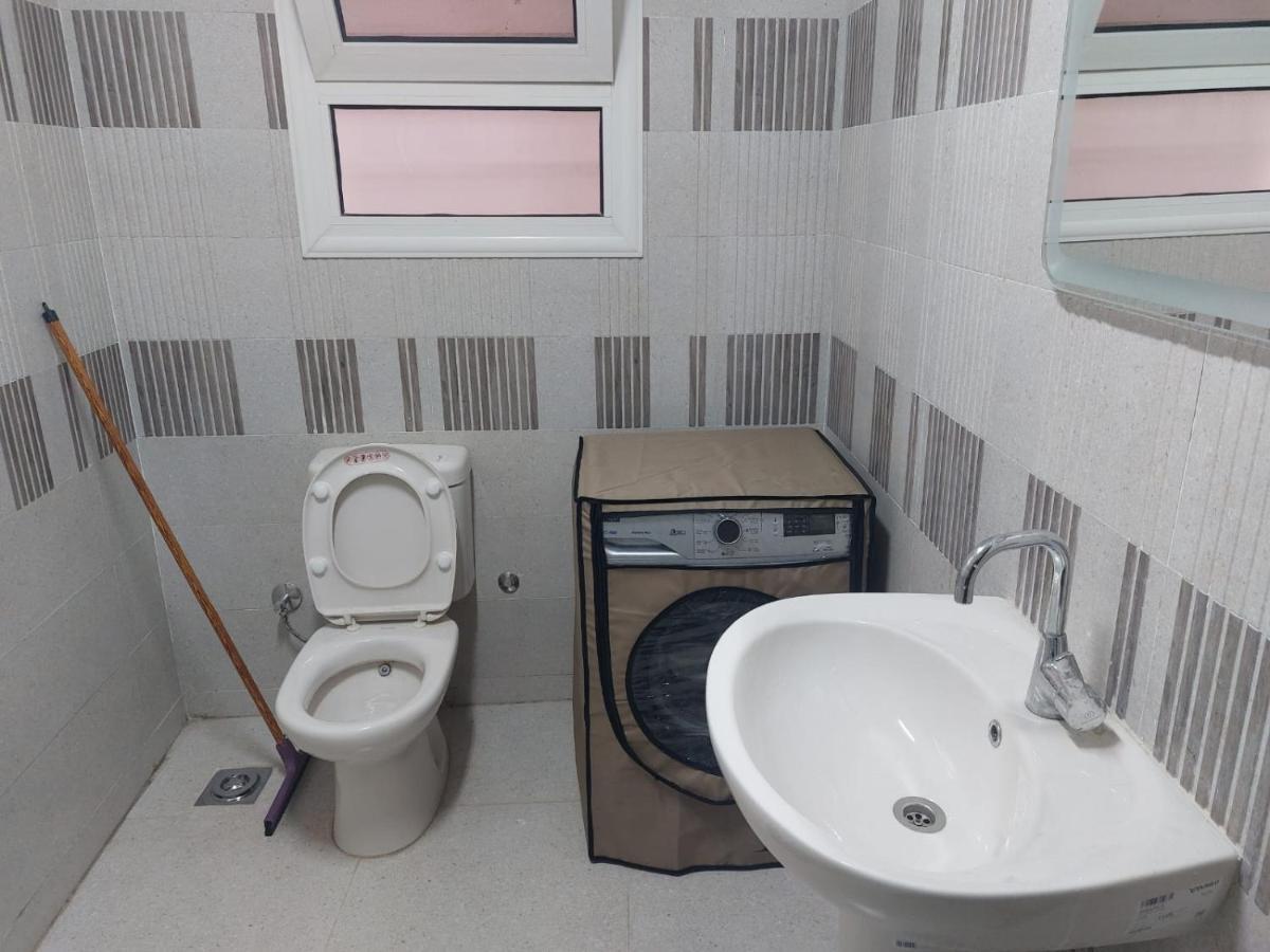 Happy Transit Apartment